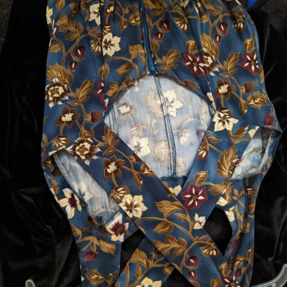 Dress - Picture 2 of 5